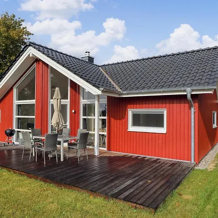 Beautiful home in Krems II-Warderbrck with Sauna, WiFi&3 Bedrooms Ferienhaus