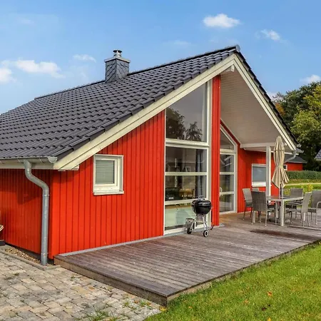 Beautiful home in Krems II-Warderbrck with Sauna, WiFi&3 Bedrooms Ferienhaus Gols