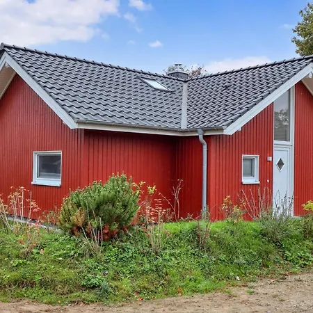 Beautiful home in Krems II-Warderbrck with Sauna, WiFi&3 Bedrooms *