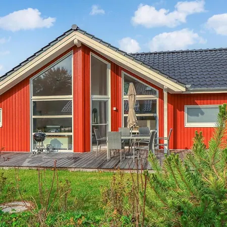 Beautiful home in Krems II-Warderbrck with Sauna, WiFi&3 Bedrooms *