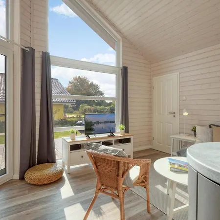 Beautiful home in Krems II-Warderbrck with Sauna, WiFi&3 Bedrooms *
